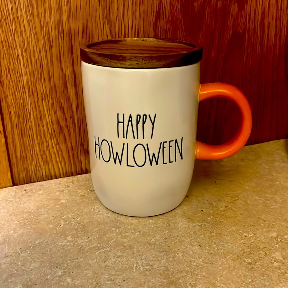 Rae Dunn “HAPPY HOWLOWEEN” Mug w/ Lid